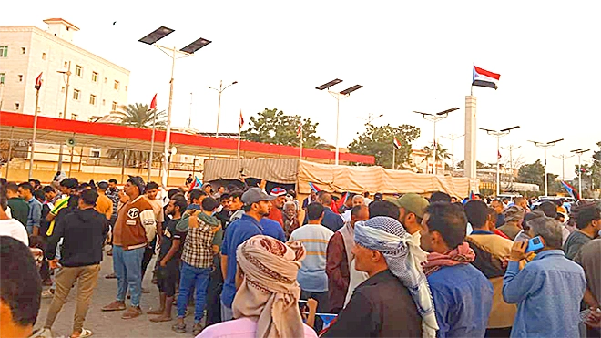 صورة للمشاركون في ساحة العروض